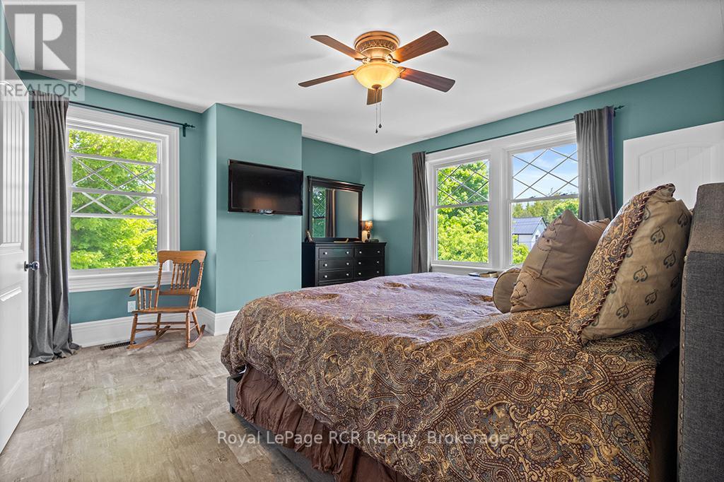 












136 QUEEN STREET W

,
South Bruce Peninsula,




Ontario
N0H1P0

