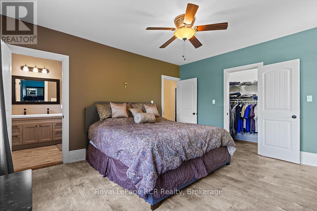 












136 QUEEN STREET W

,
South Bruce Peninsula,




Ontario
N0H1P0

