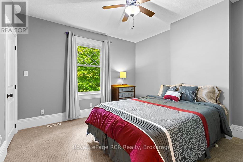 












136 QUEEN STREET W

,
South Bruce Peninsula,




Ontario
N0H1P0

