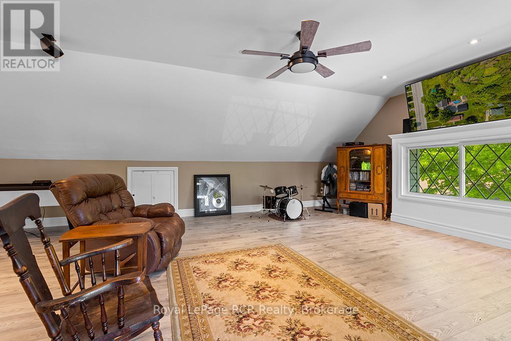 












136 QUEEN STREET W

,
South Bruce Peninsula,




Ontario
N0H1P0

