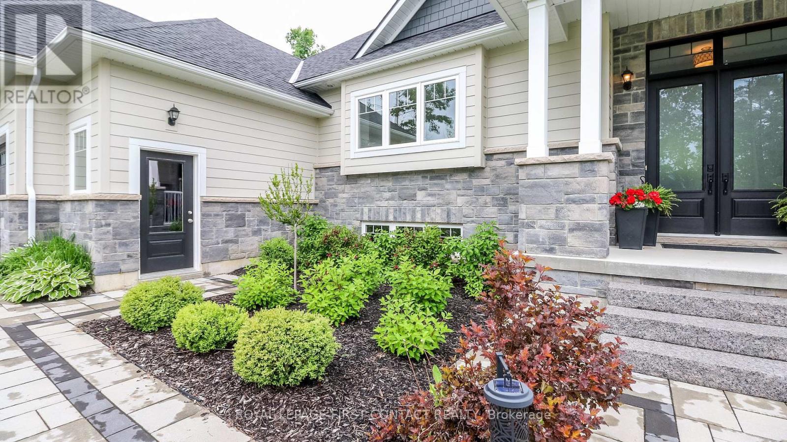 












2066 ELANA DRIVE

,
Severn,




Ontario
L3V0C2

