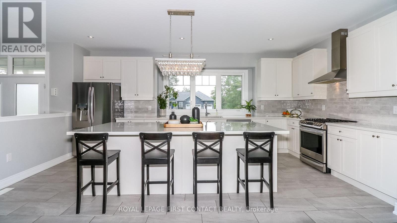 












2066 ELANA DRIVE

,
Severn,




Ontario
L3V0C2


