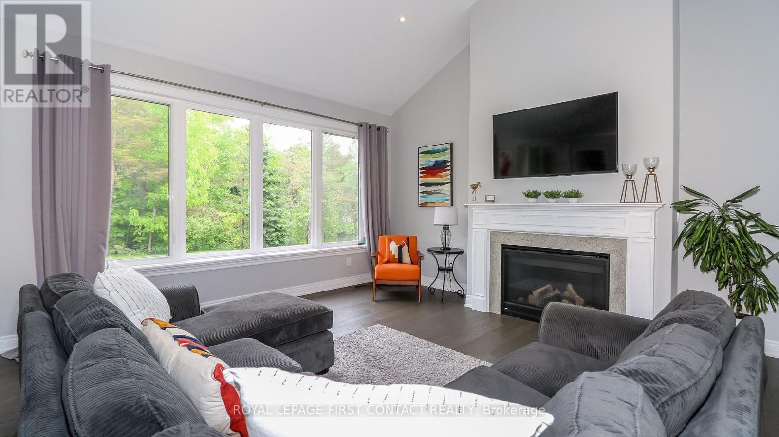 












2066 ELANA DRIVE

,
Severn,




Ontario
L3V0C2

