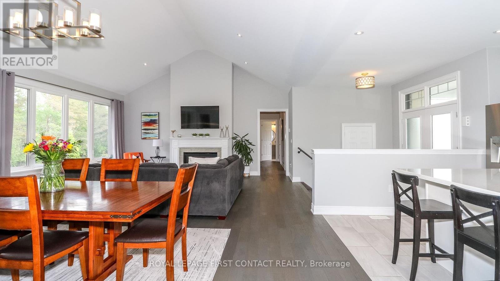 












2066 ELANA DRIVE

,
Severn,




Ontario
L3V0C2

