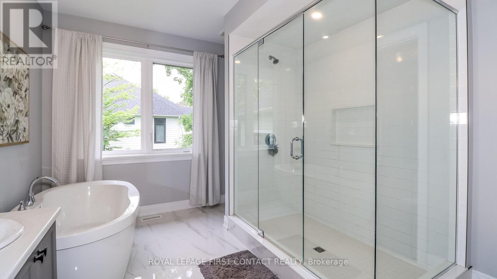 












2066 ELANA DRIVE

,
Severn,




Ontario
L3V0C2

