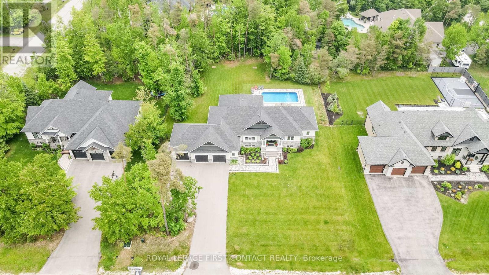 












2066 ELANA DRIVE

,
Severn,




Ontario
L3V0C2


