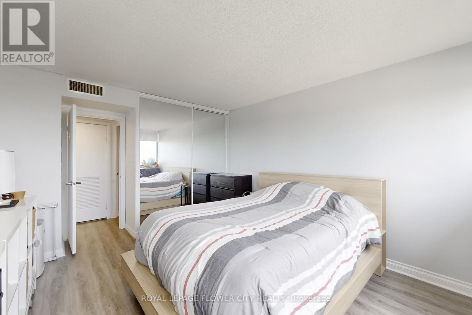 












1102 - 1333 BLOOR STREET

,
Mississauga,




Ontario
L4Y3T6

