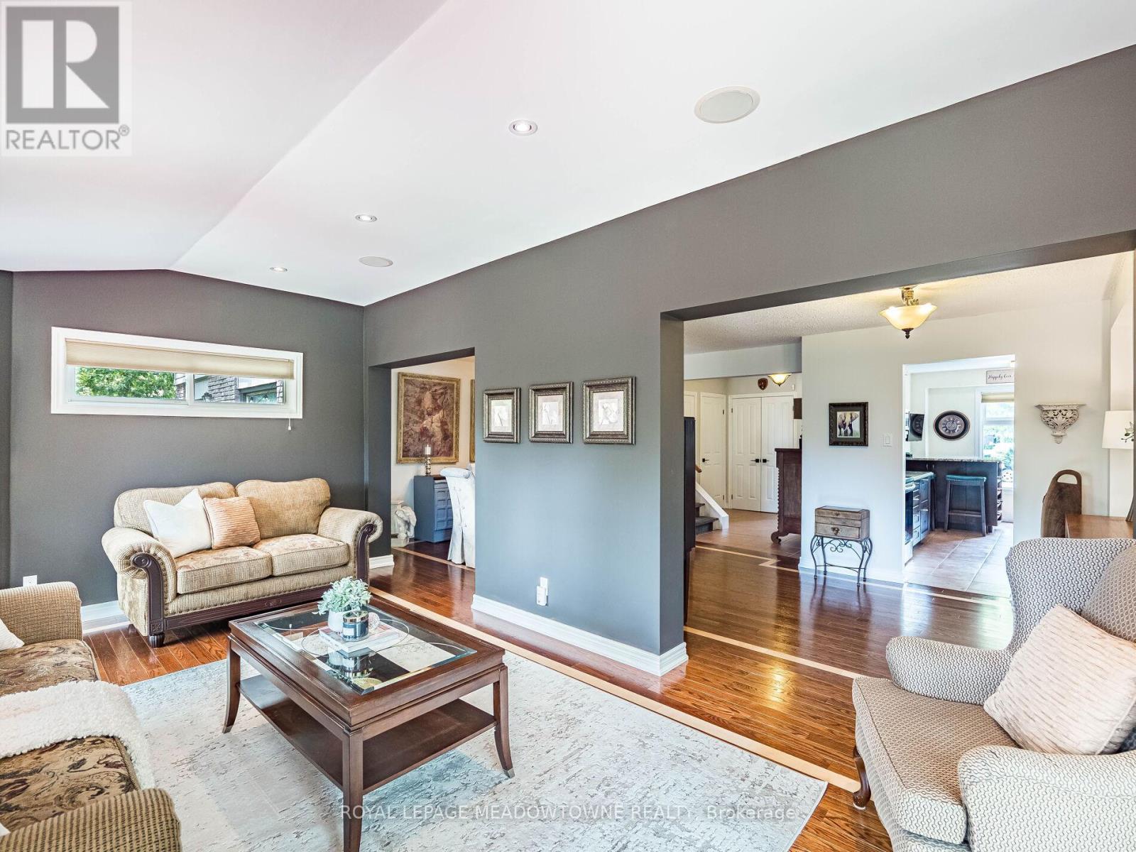 












7208 JOLIETTE CRESCENT

,
Mississauga,




Ontario
L5N1Z3

