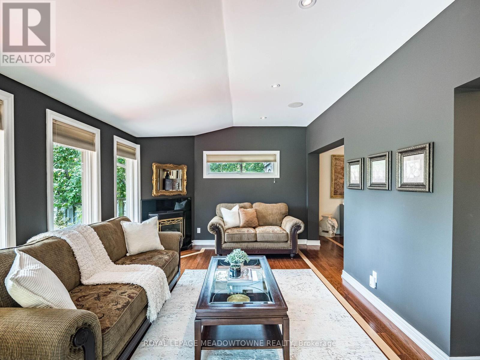 












7208 JOLIETTE CRESCENT

,
Mississauga,




Ontario
L5N1Z3

