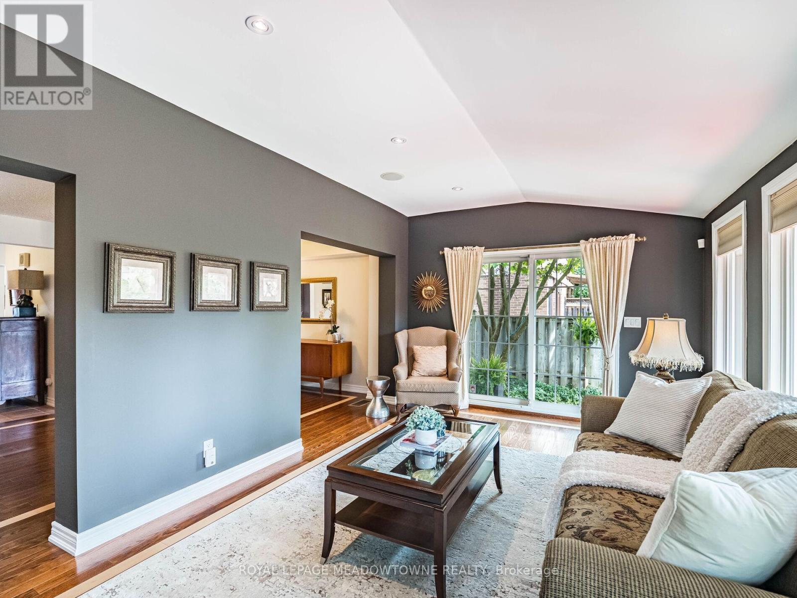 












7208 JOLIETTE CRESCENT

,
Mississauga,




Ontario
L5N1Z3

