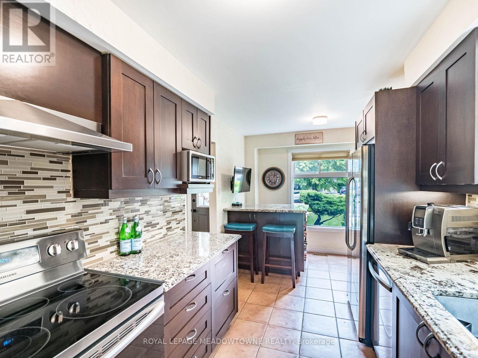 












7208 JOLIETTE CRESCENT

,
Mississauga,




Ontario
L5N1Z3

