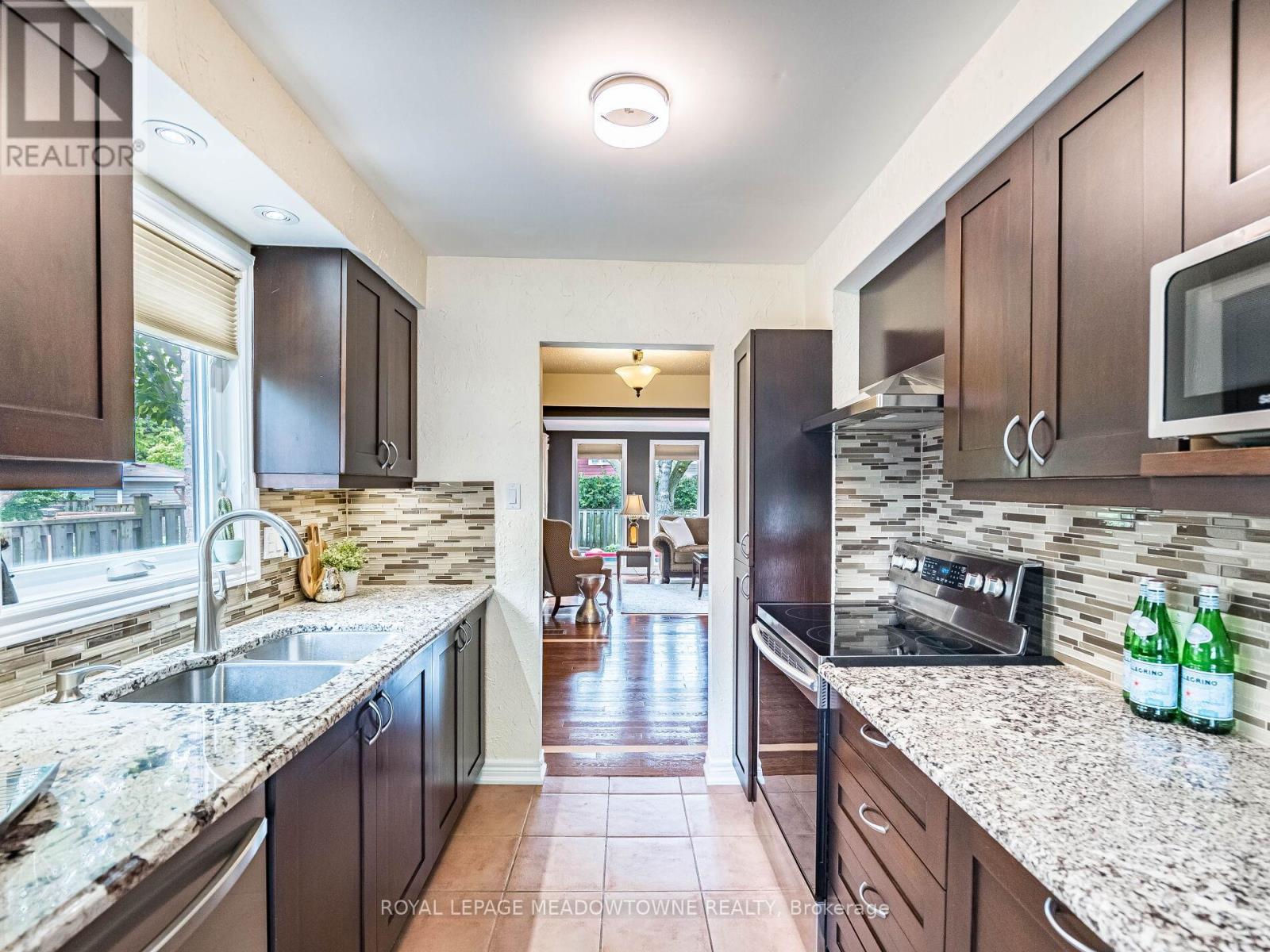 












7208 JOLIETTE CRESCENT

,
Mississauga,




Ontario
L5N1Z3

