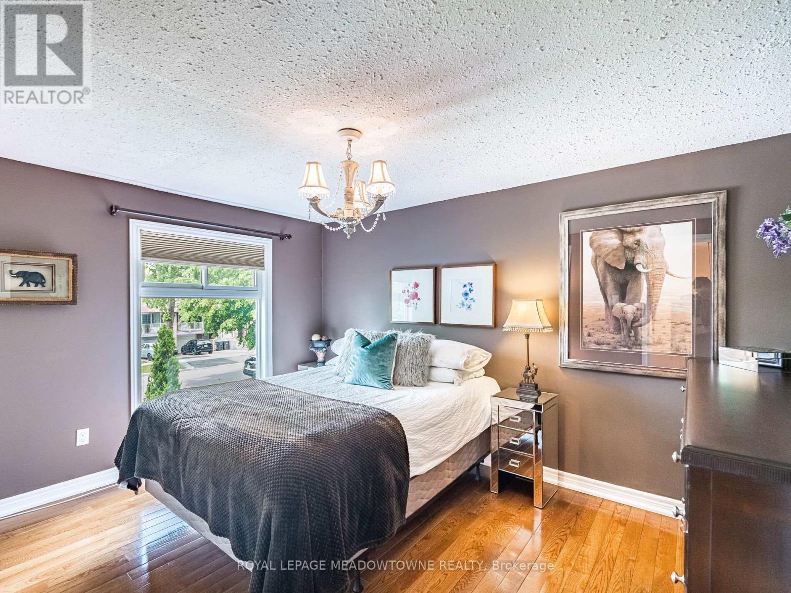 












7208 JOLIETTE CRESCENT

,
Mississauga,




Ontario
L5N1Z3

