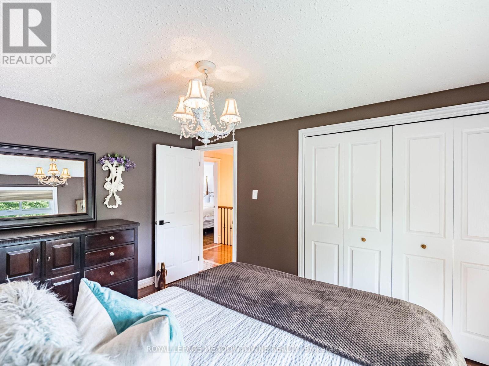 












7208 JOLIETTE CRESCENT

,
Mississauga,




Ontario
L5N1Z3

