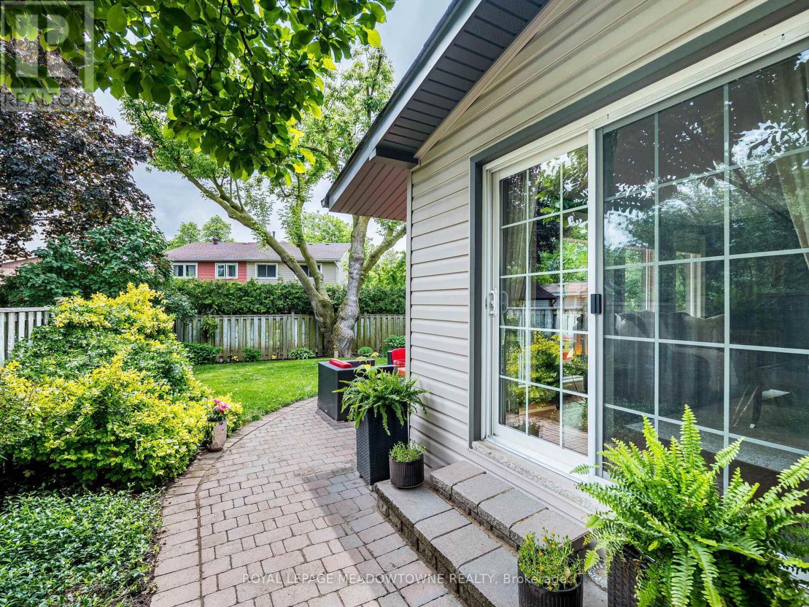 












7208 JOLIETTE CRESCENT

,
Mississauga,




Ontario
L5N1Z3

