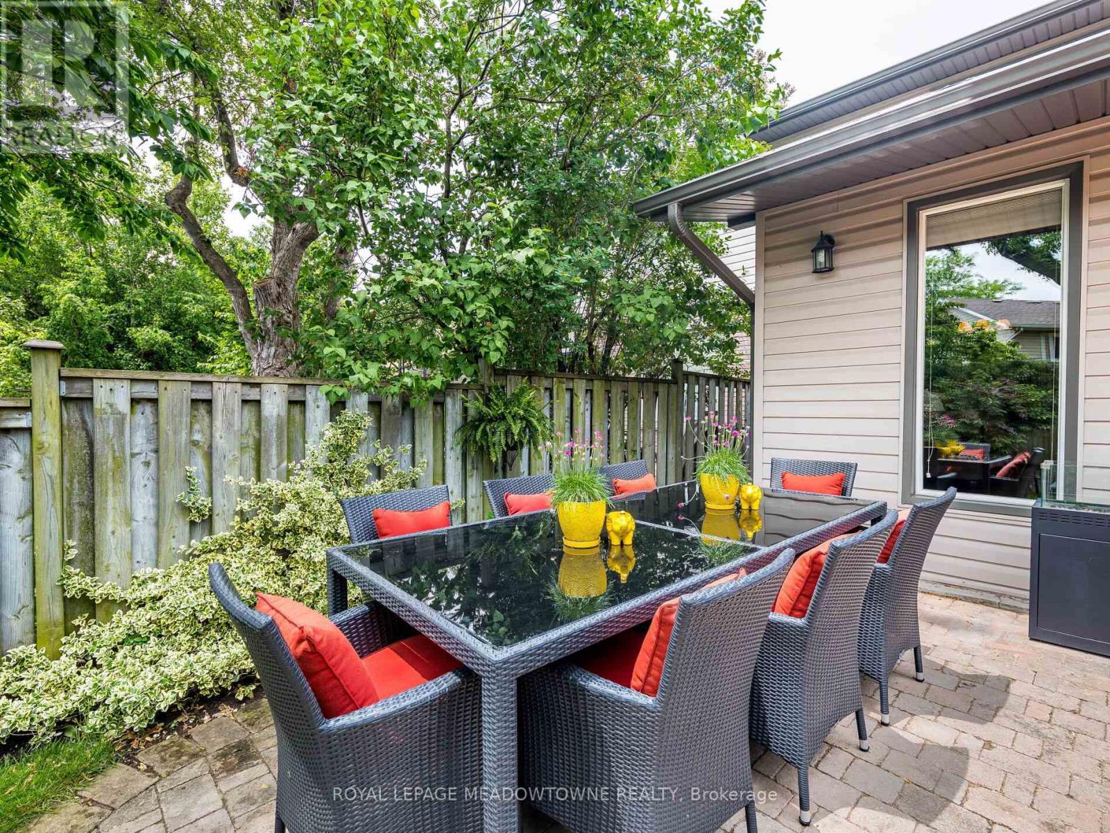 












7208 JOLIETTE CRESCENT

,
Mississauga,




Ontario
L5N1Z3

