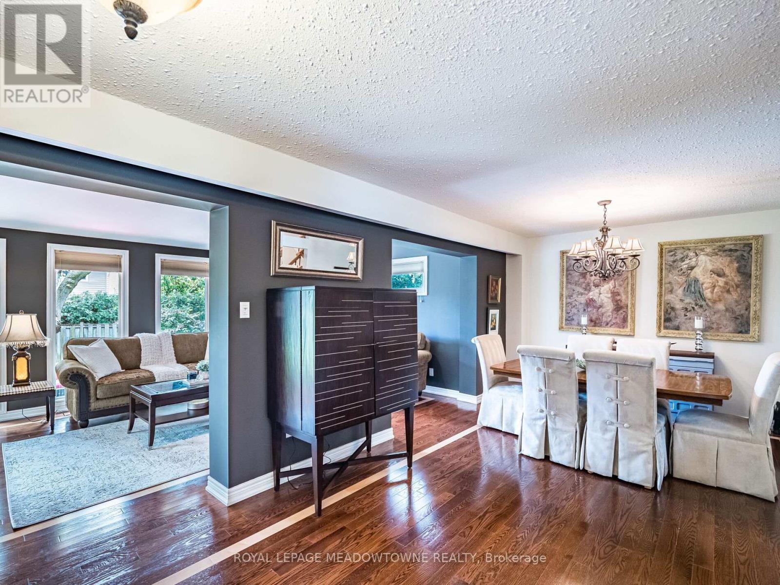 












7208 JOLIETTE CRESCENT

,
Mississauga,




Ontario
L5N1Z3

