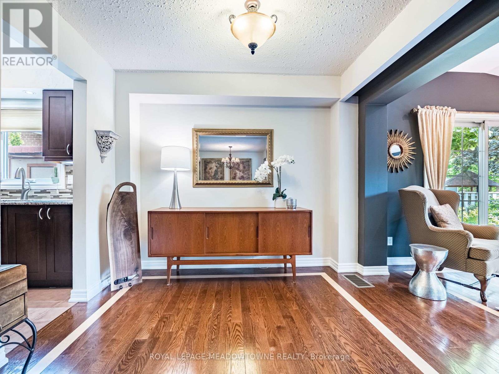 












7208 JOLIETTE CRESCENT

,
Mississauga,




Ontario
L5N1Z3

