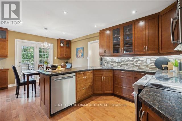 












12 LINTON COURT

,
Uxbridge,




Ontario
L9P1L6

