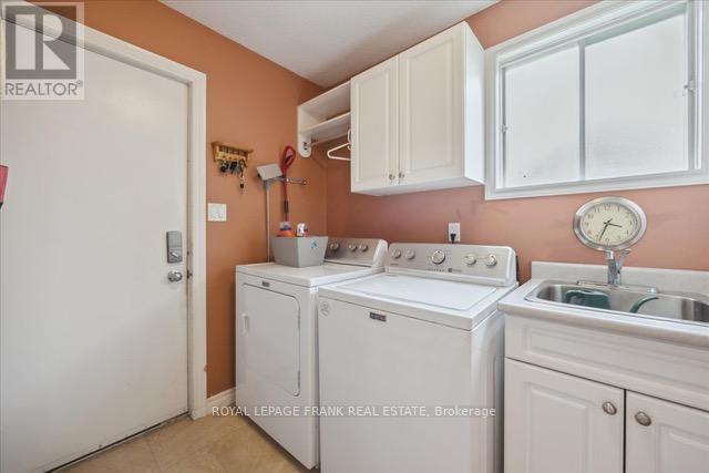 












12 LINTON COURT

,
Uxbridge,




Ontario
L9P1L6

