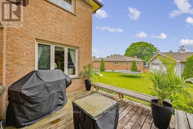 












12 LINTON COURT

,
Uxbridge,




Ontario
L9P1L6

