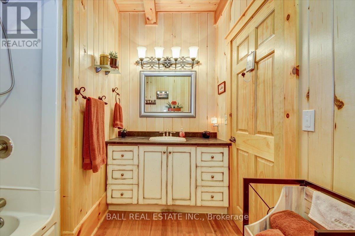 












944 STEENBURG LAKE ROAD N

,
Limerick,




Ontario
K0L1W0

