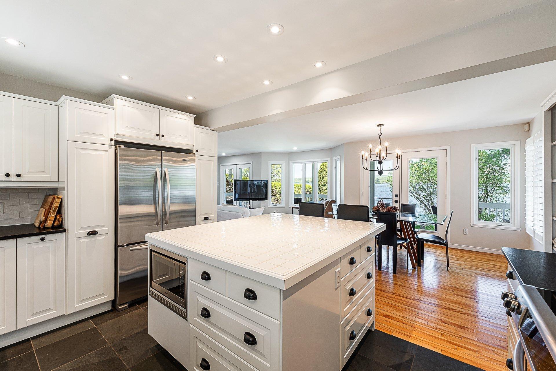 









9127


Rue Saroy

,
Sherbrooke (Brompton/Rock Forest/Saint-Élie/Deauville),




QC
J1N3J2

