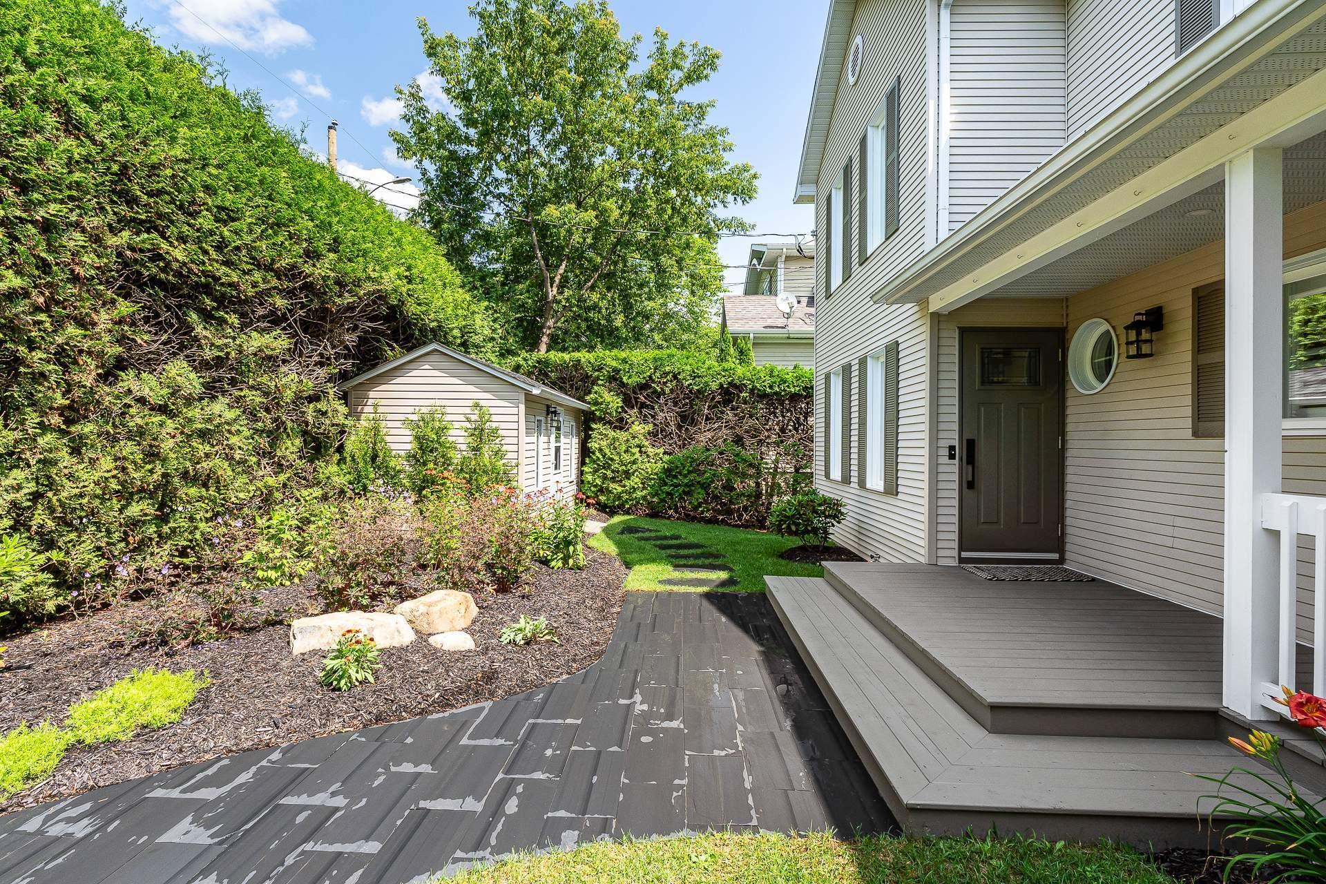 









9127


Rue Saroy

,
Sherbrooke (Brompton/Rock Forest/Saint-Élie/Deauville),




QC
J1N3J2

