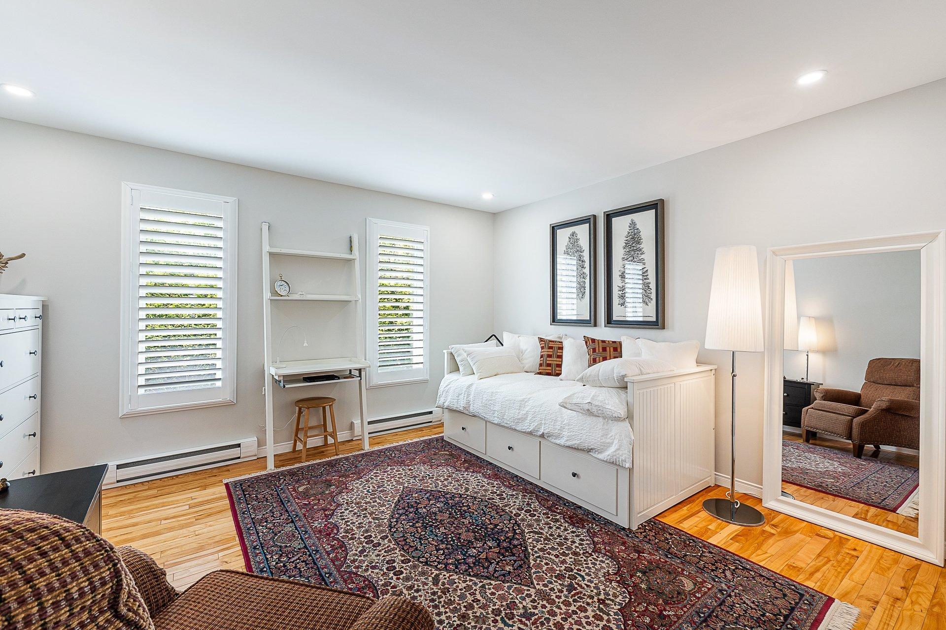 









9127


Rue Saroy

,
Sherbrooke (Brompton/Rock Forest/Saint-Élie/Deauville),




QC
J1N3J2

