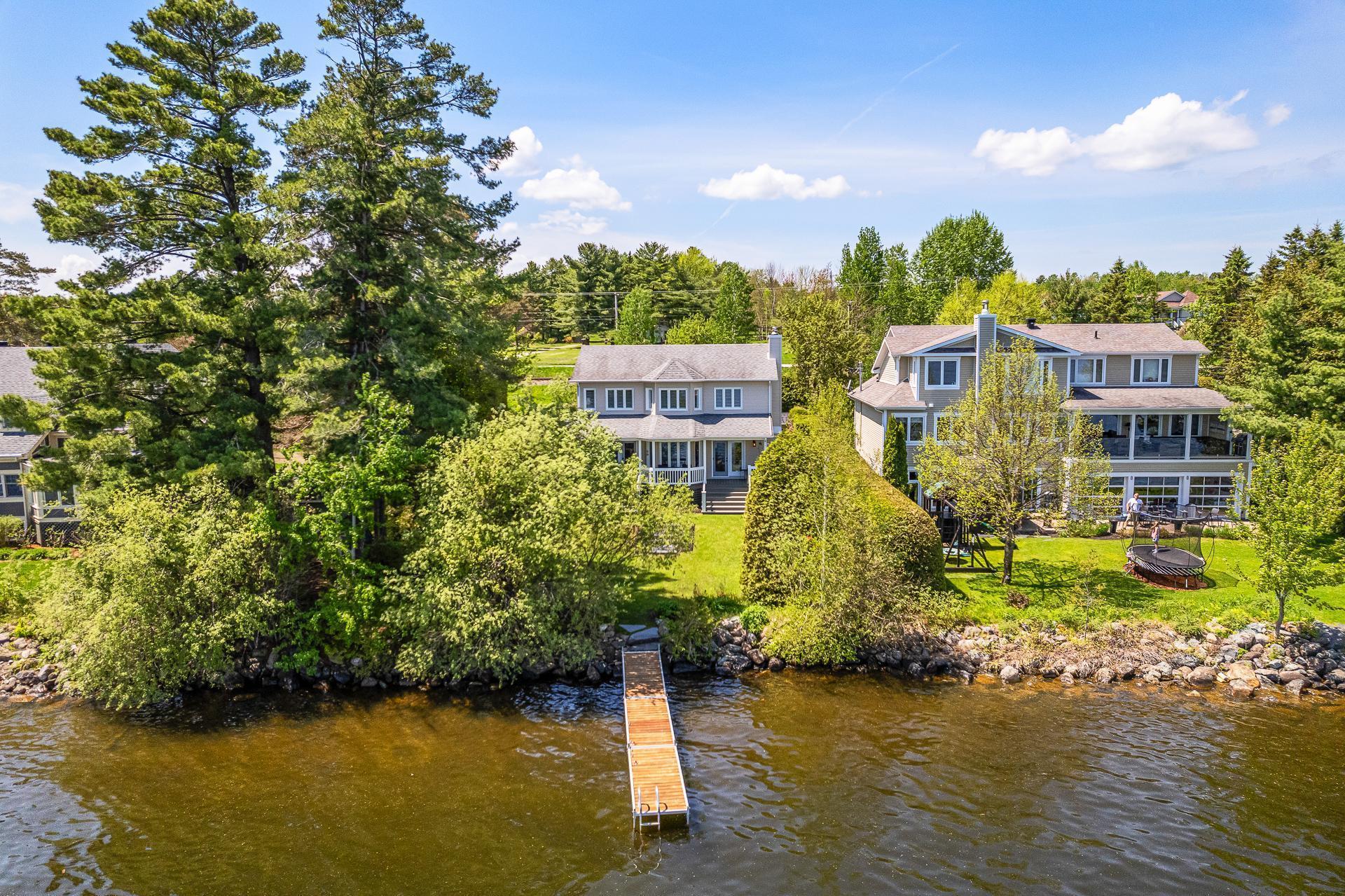 









9127


Rue Saroy

,
Sherbrooke (Brompton/Rock Forest/Saint-Élie/Deauville),




QC
J1N3J2


