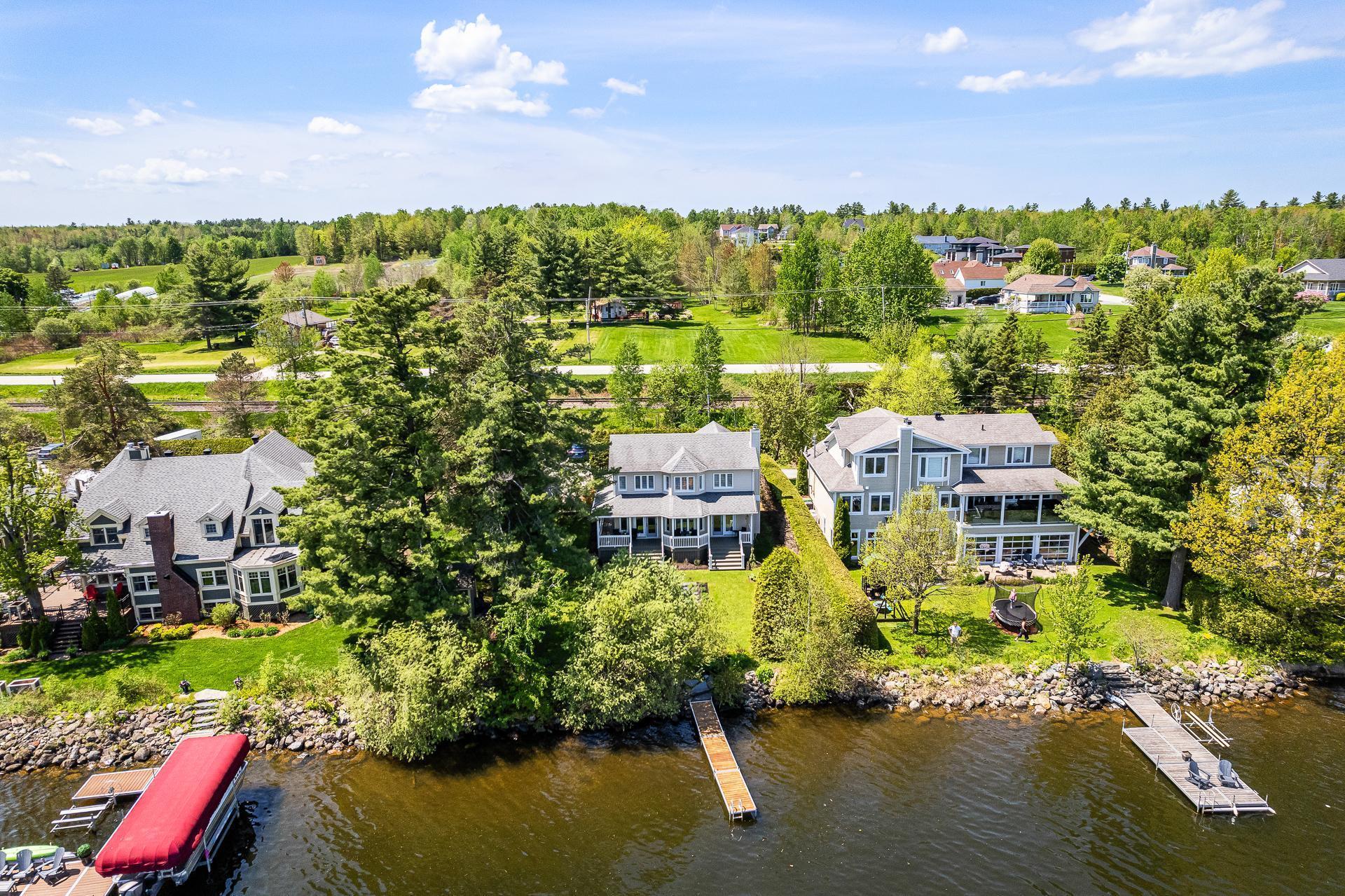 









9127


Rue Saroy

,
Sherbrooke (Brompton/Rock Forest/Saint-Élie/Deauville),




QC
J1N3J2


