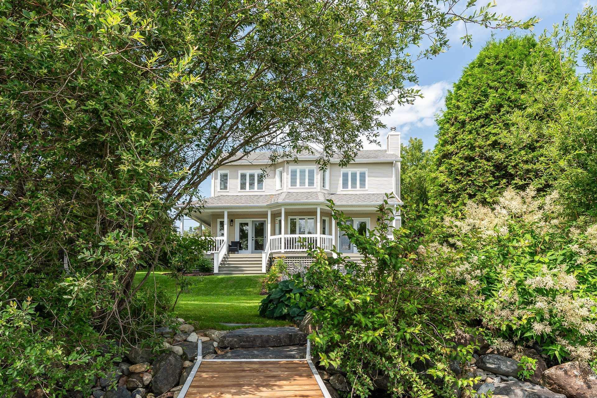 









9127


Rue Saroy

,
Sherbrooke (Brompton/Rock Forest/Saint-Élie/Deauville),




QC
J1N3J2

