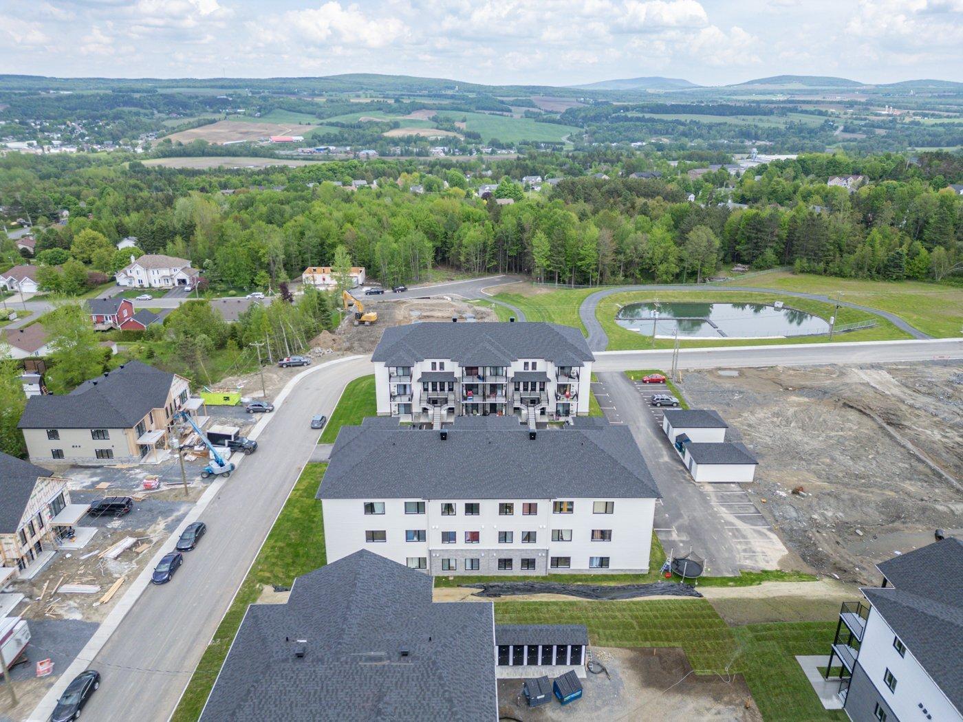 









753


Rue Rachel-Hébert

,
Coaticook,




QC
J1A0C5

