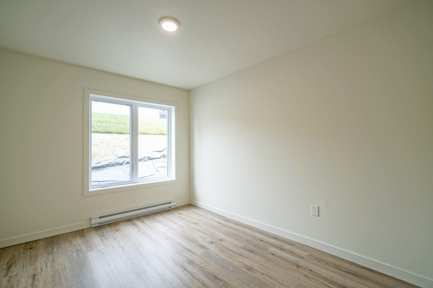 









765


Rue Rachel-Hébert

,
Coaticook,




QC
J1A0C5

