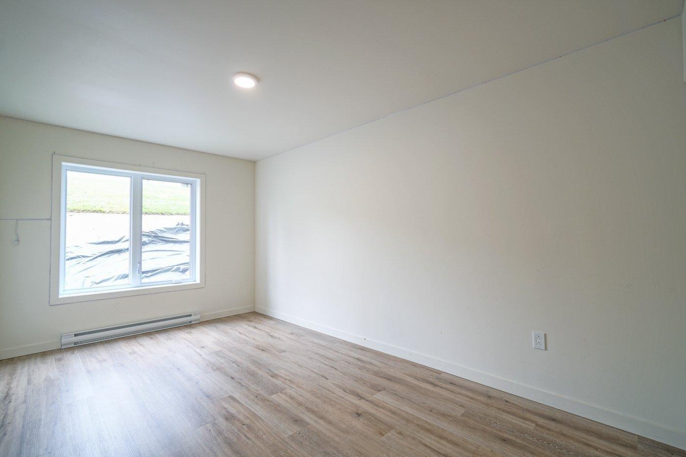









765


Rue Rachel-Hébert

,
Coaticook,




QC
J1A0C5

