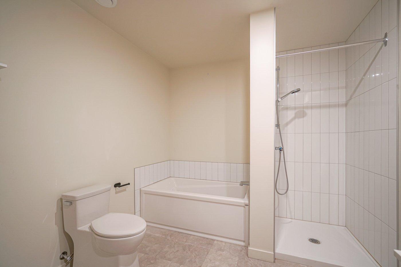 









765


Rue Rachel-Hébert

,
Coaticook,




QC
J1A0C5

