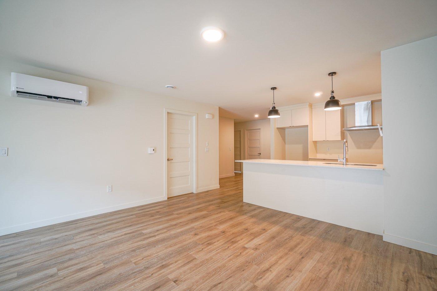 









765


Rue Rachel-Hébert

,
Coaticook,




QC
J1A0C5

