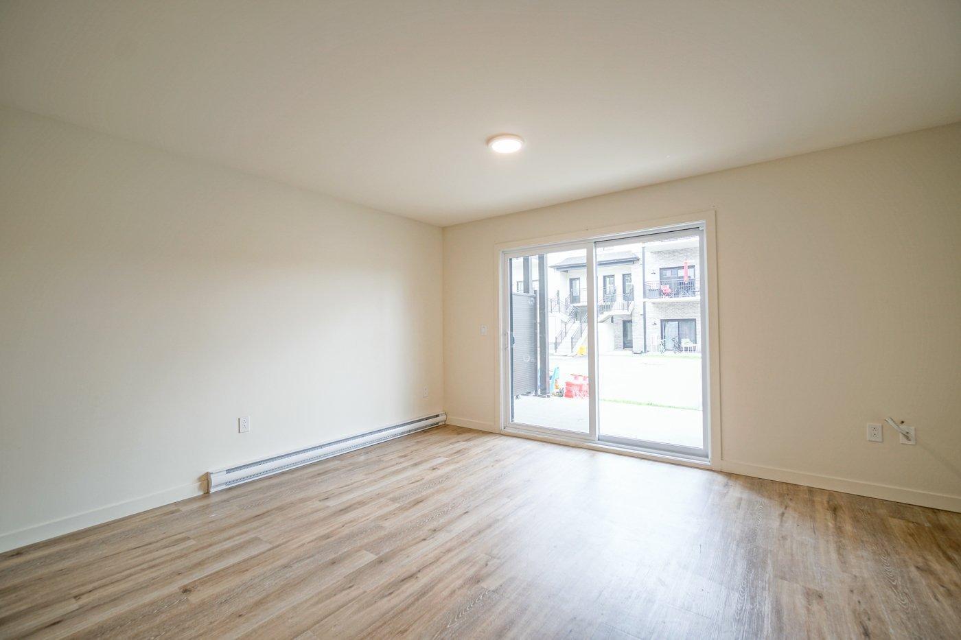 









765


Rue Rachel-Hébert

,
Coaticook,




QC
J1A0C5

