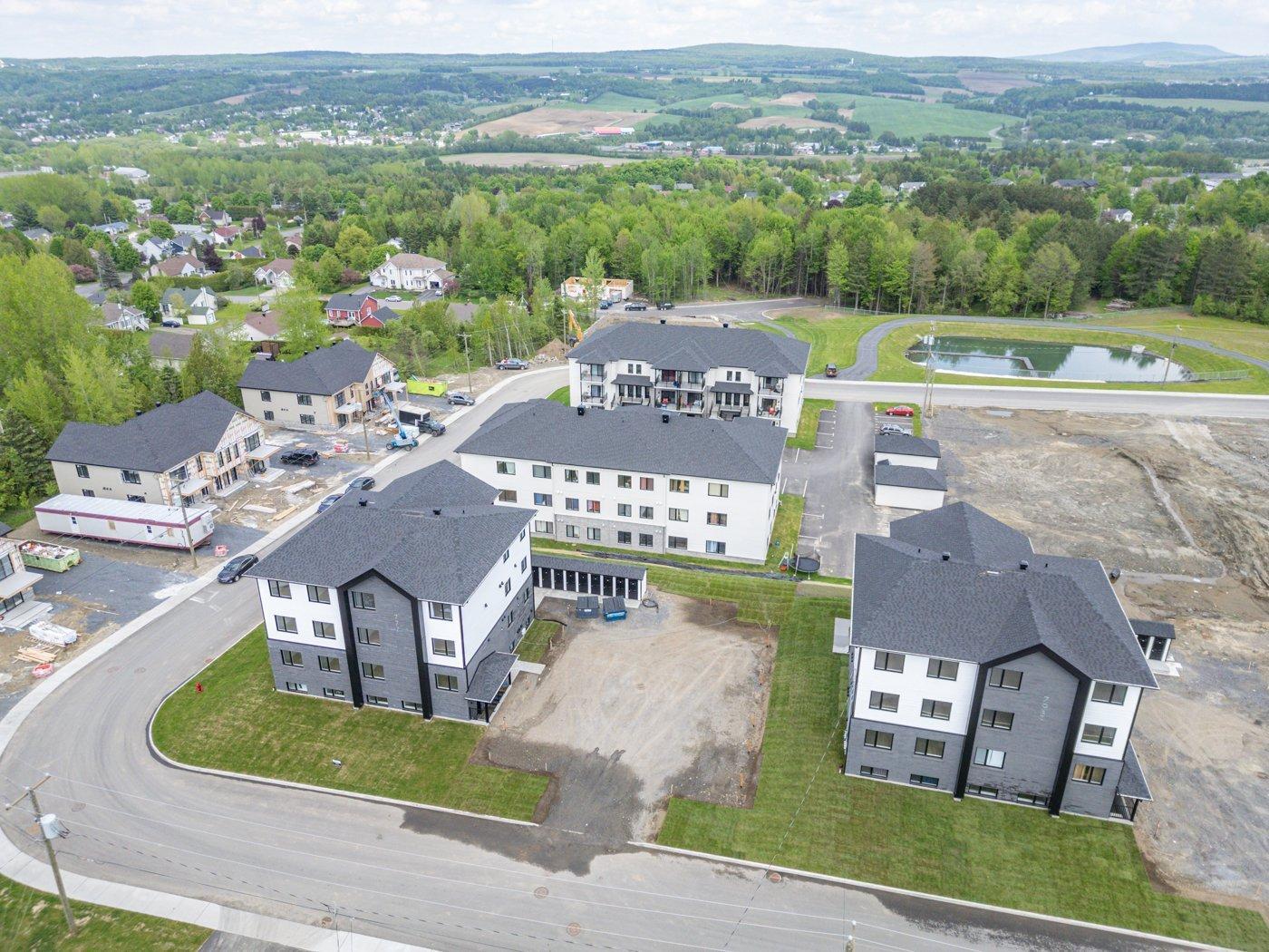 









765


Rue Rachel-Hébert

,
Coaticook,




QC
J1A0C5

