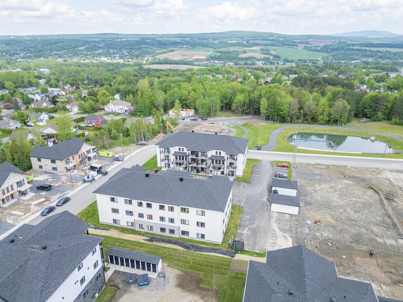 









765


Rue Rachel-Hébert

,
Coaticook,




QC
J1A0C5


