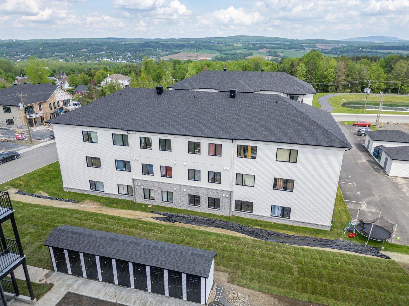 









765


Rue Rachel-Hébert

,
Coaticook,




QC
J1A0C5

