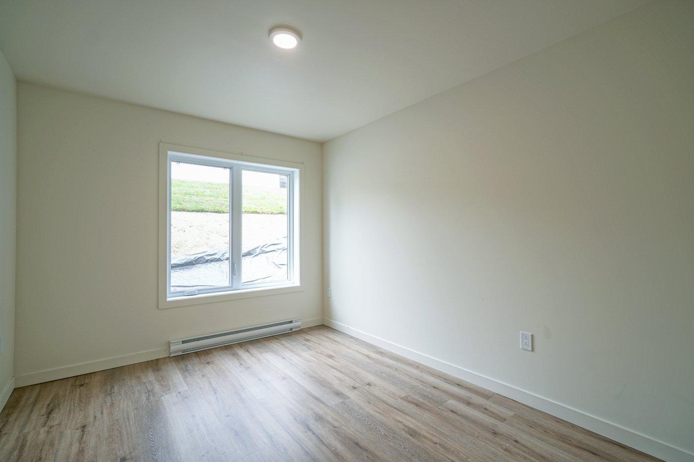 









765


Rue Rachel-Hébert

,
Coaticook,




QC
J1A0C5

