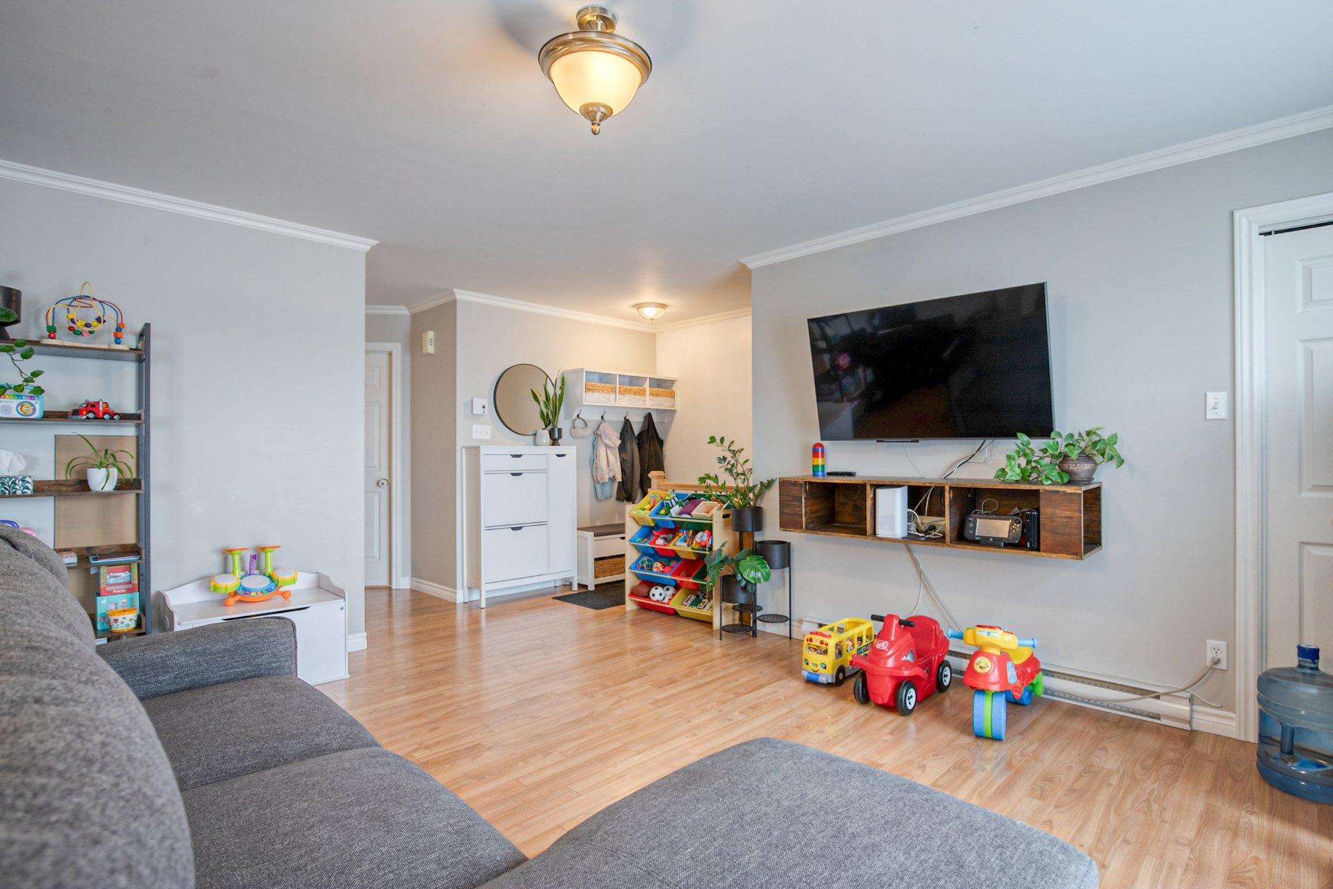









14695

 - 14705


Av. des Érables-Argentés

,
Saint-Hyacinthe,




QC
J2R1M3

