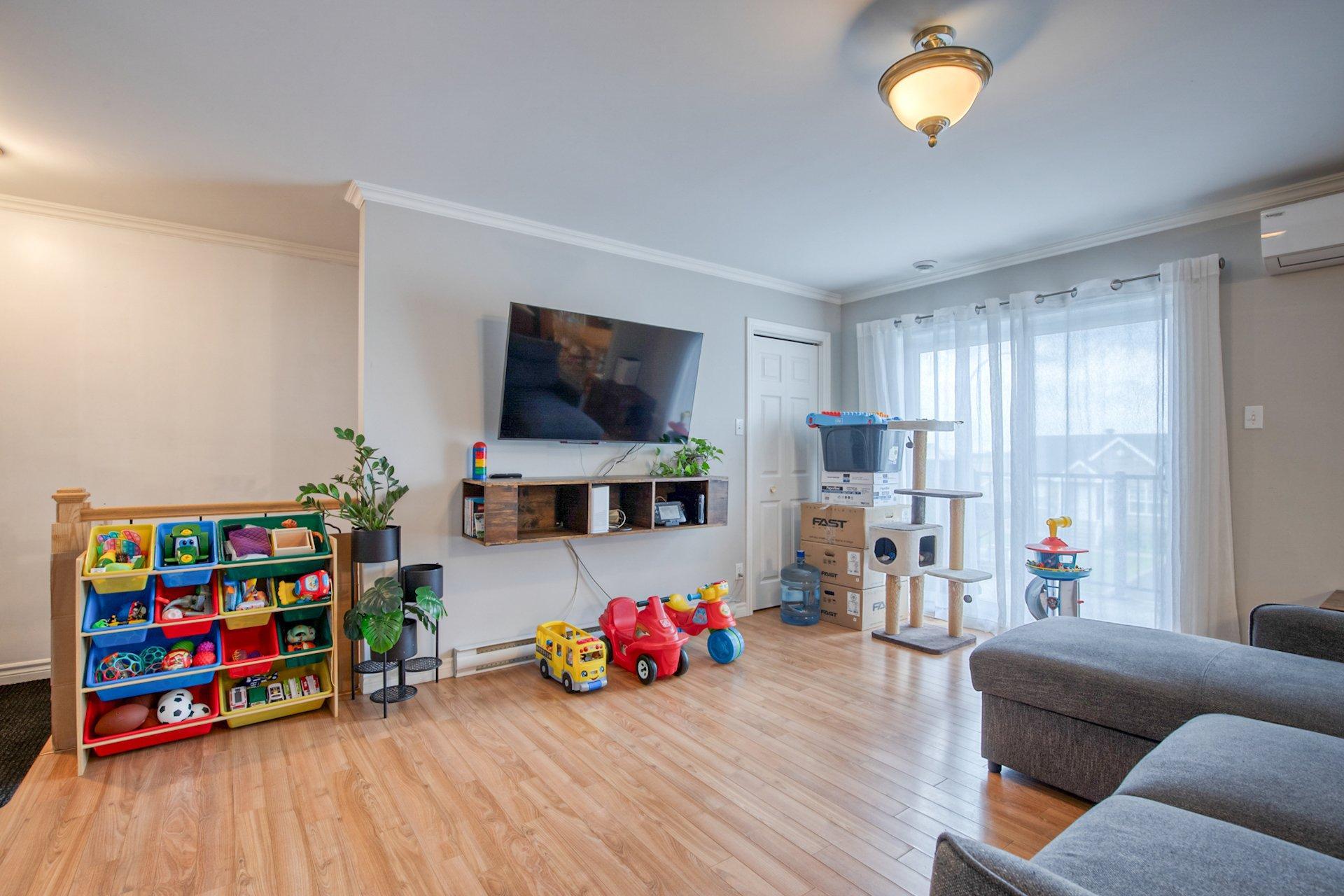 









14695

 - 14705


Av. des Érables-Argentés

,
Saint-Hyacinthe,




QC
J2R1M3

