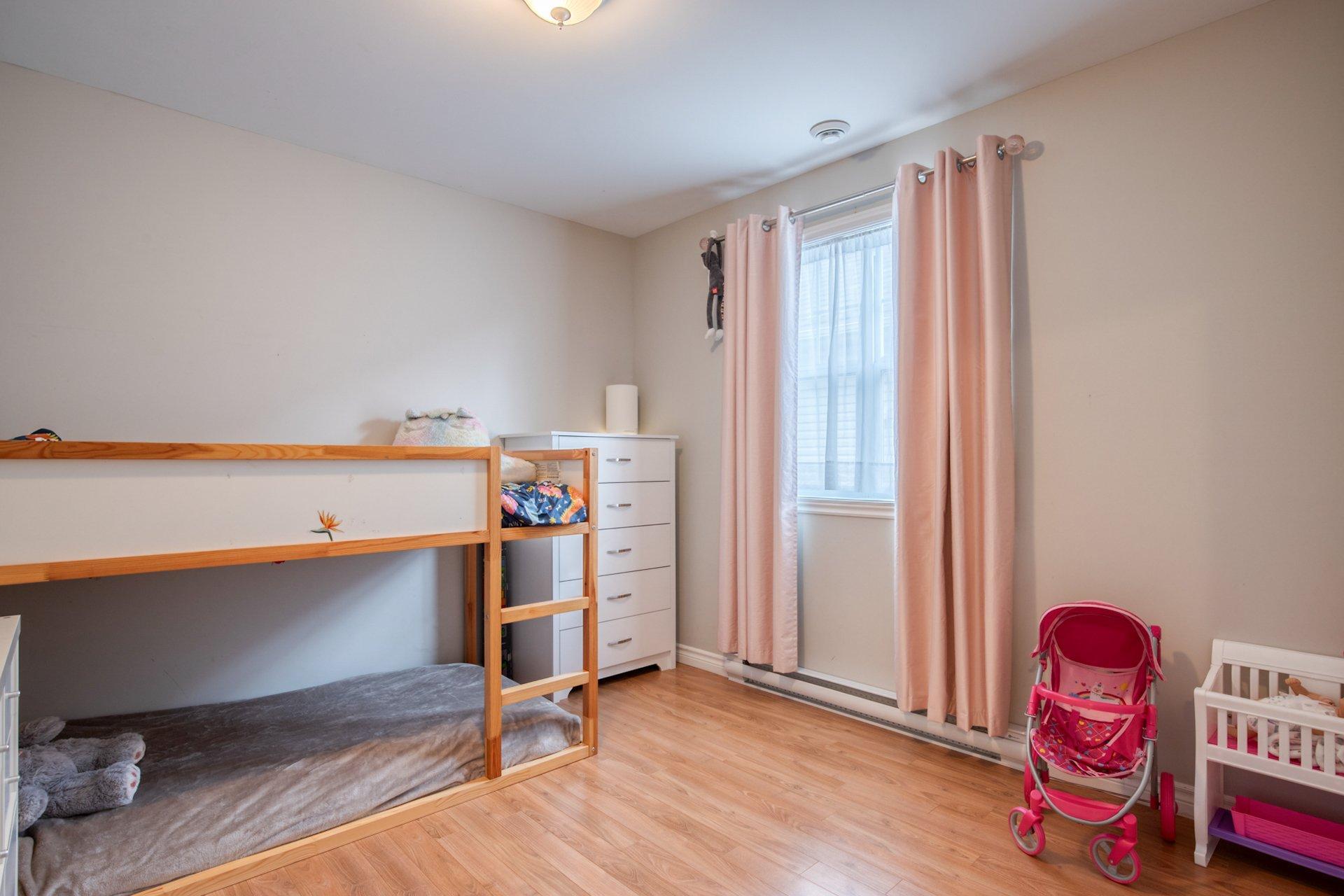









14695

 - 14705


Av. des Érables-Argentés

,
Saint-Hyacinthe,




QC
J2R1M3

