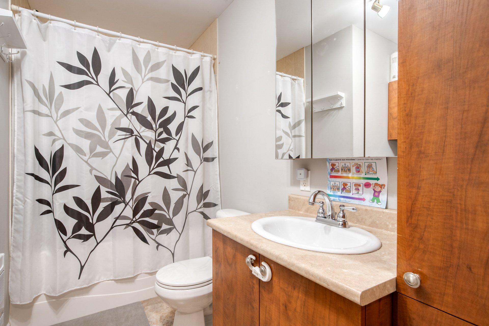 









14695

 - 14705


Av. des Érables-Argentés

,
Saint-Hyacinthe,




QC
J2R1M3

