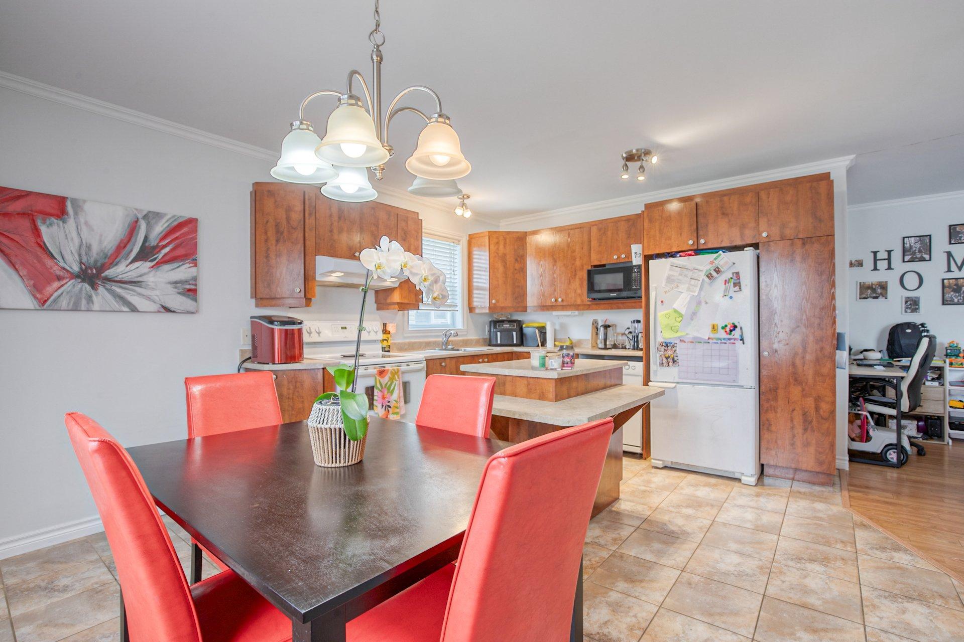









14695

 - 14705


Av. des Érables-Argentés

,
Saint-Hyacinthe,




QC
J2R1M3

