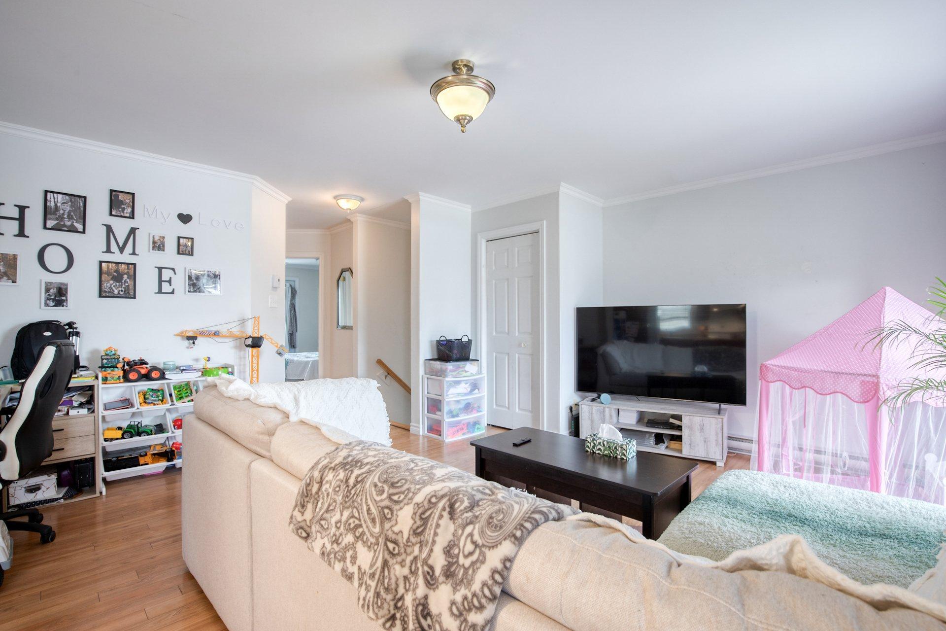 









14695

 - 14705


Av. des Érables-Argentés

,
Saint-Hyacinthe,




QC
J2R1M3

