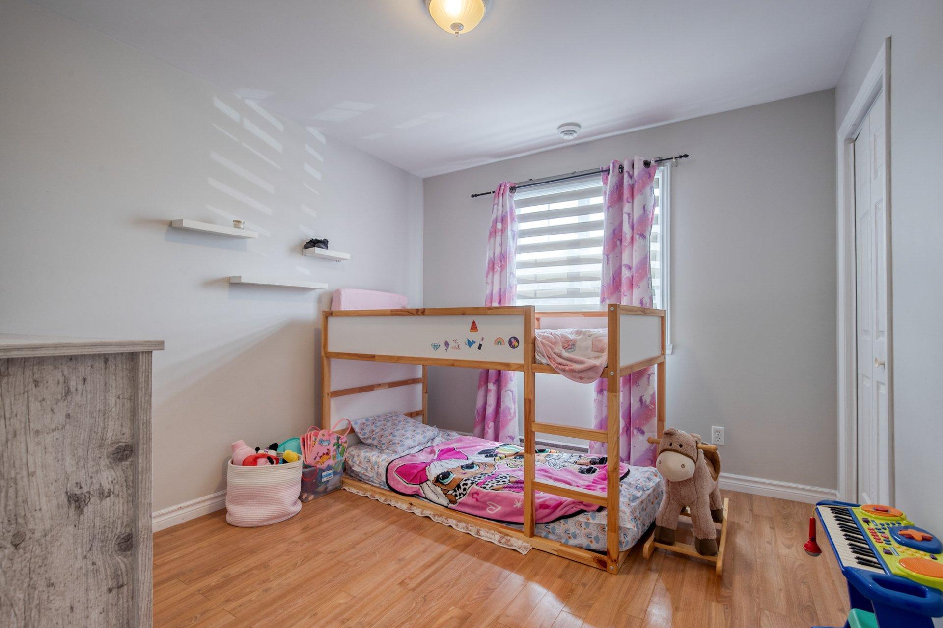 









14695

 - 14705


Av. des Érables-Argentés

,
Saint-Hyacinthe,




QC
J2R1M3

