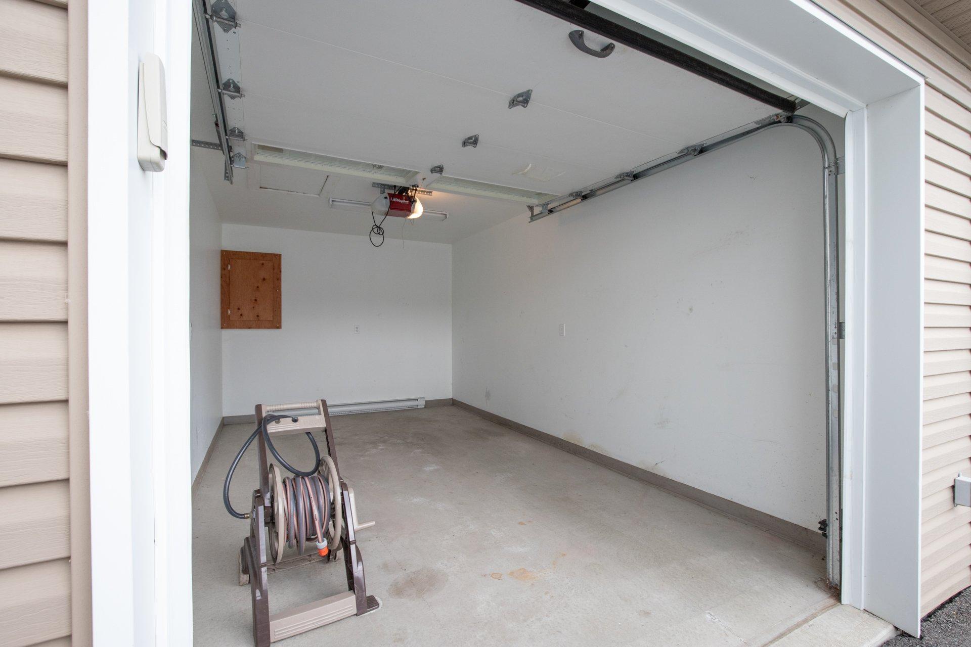 









14695

 - 14705


Av. des Érables-Argentés

,
Saint-Hyacinthe,




QC
J2R1M3

